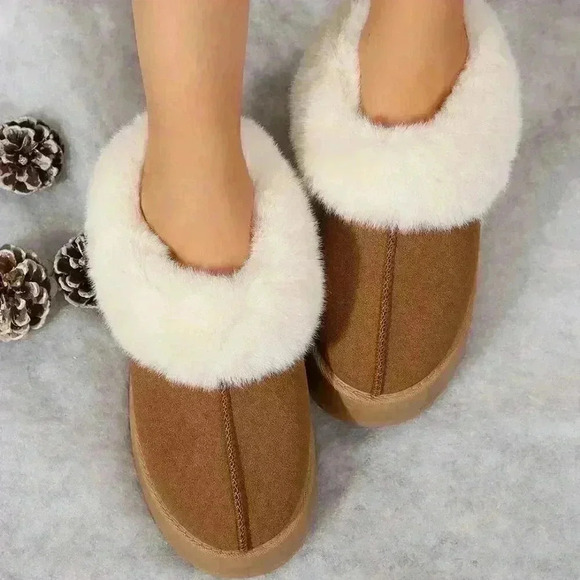 Brown Fashionable Women's Suede Shearling Ankle Moccasins - Picture 4 of 8